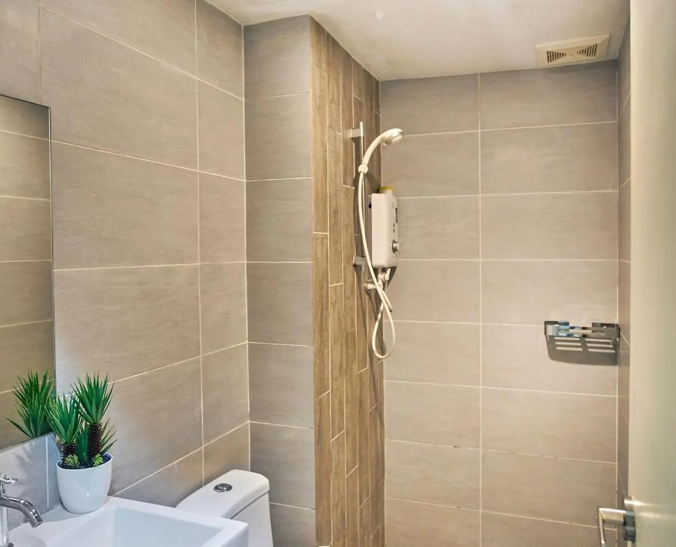 Arte Plus Klcc Designer Suites By Cobnb Куала-Лумпур 0*,