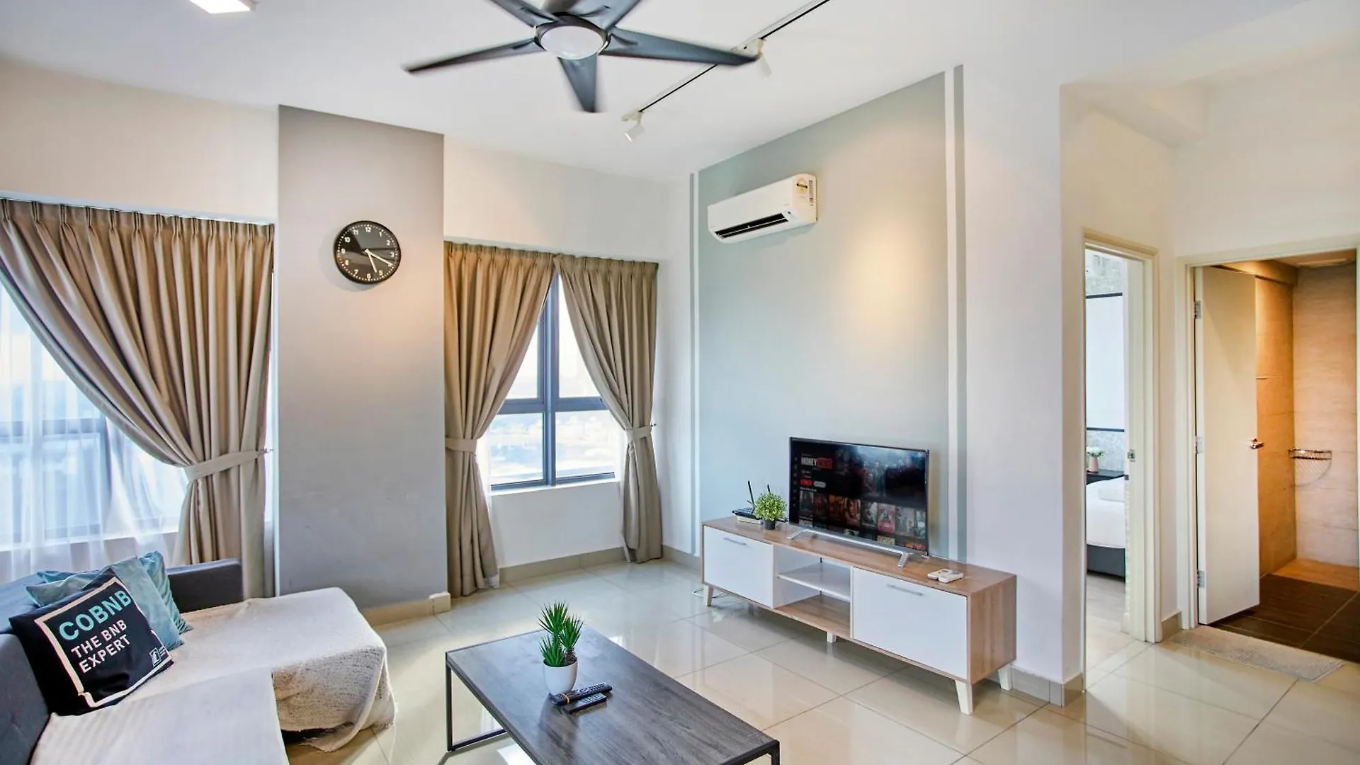 Arte Plus Klcc Designer Suites By Cobnb Куала-Лумпур Апартаменты